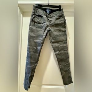 Democracy Skinny Jeans - Size 4P Camouflage